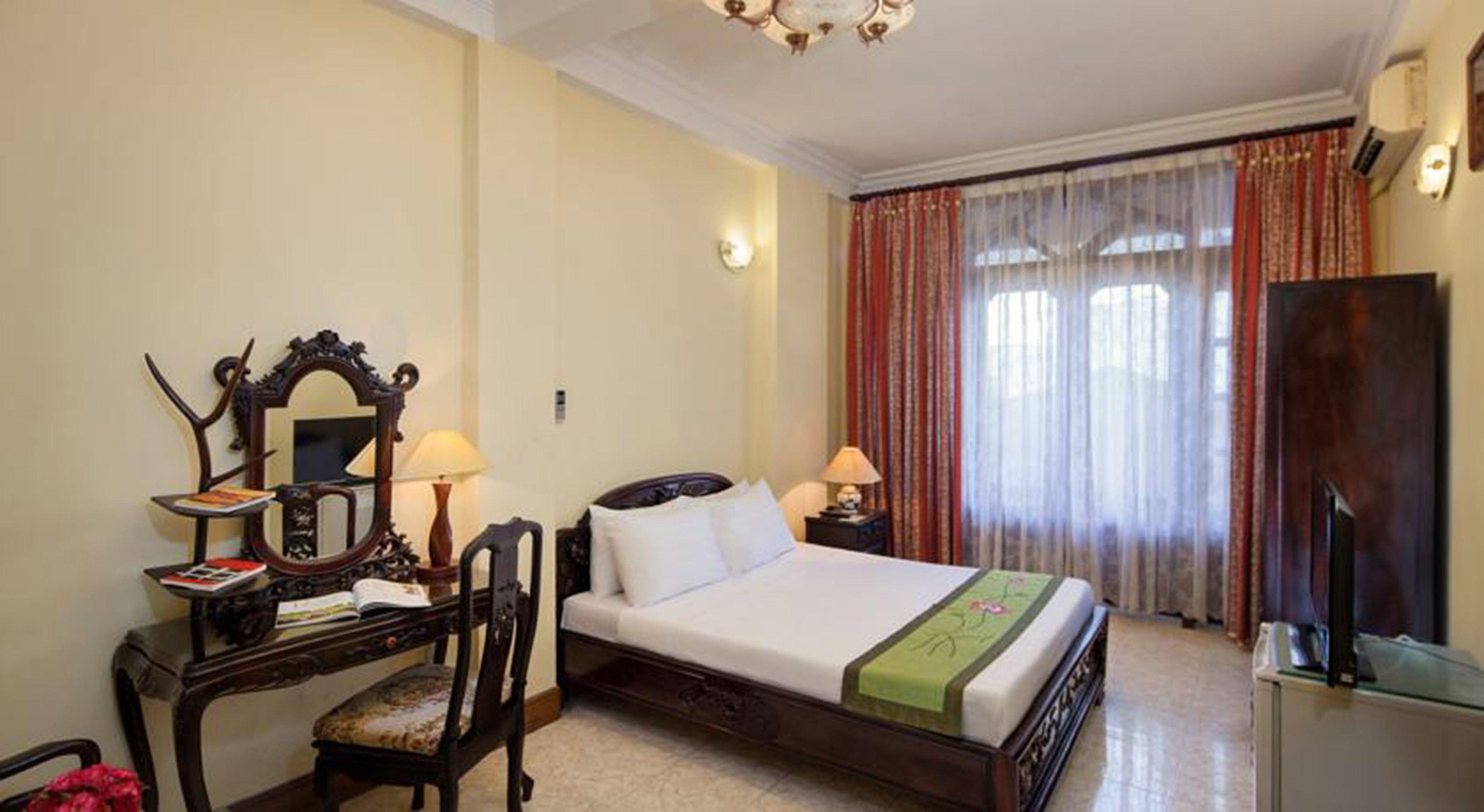 Lucky Hotel - Hanoi — Photos 1